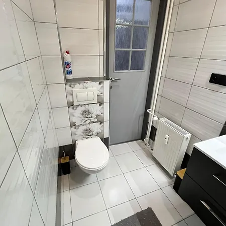 Luxusni V Blizkosti Centra Mesta,wifi, Netxlix Apartment *