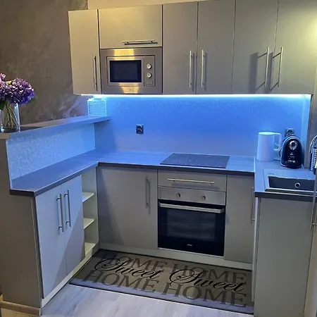 Luxusni V Blizkosti Centra Mesta,wifi, Netxlix Hradec Kralove