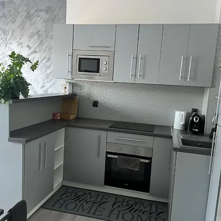 Luxusni V Blizkosti Centra Mesta,wifi, Netxlix Apartment Hradec Kralove
